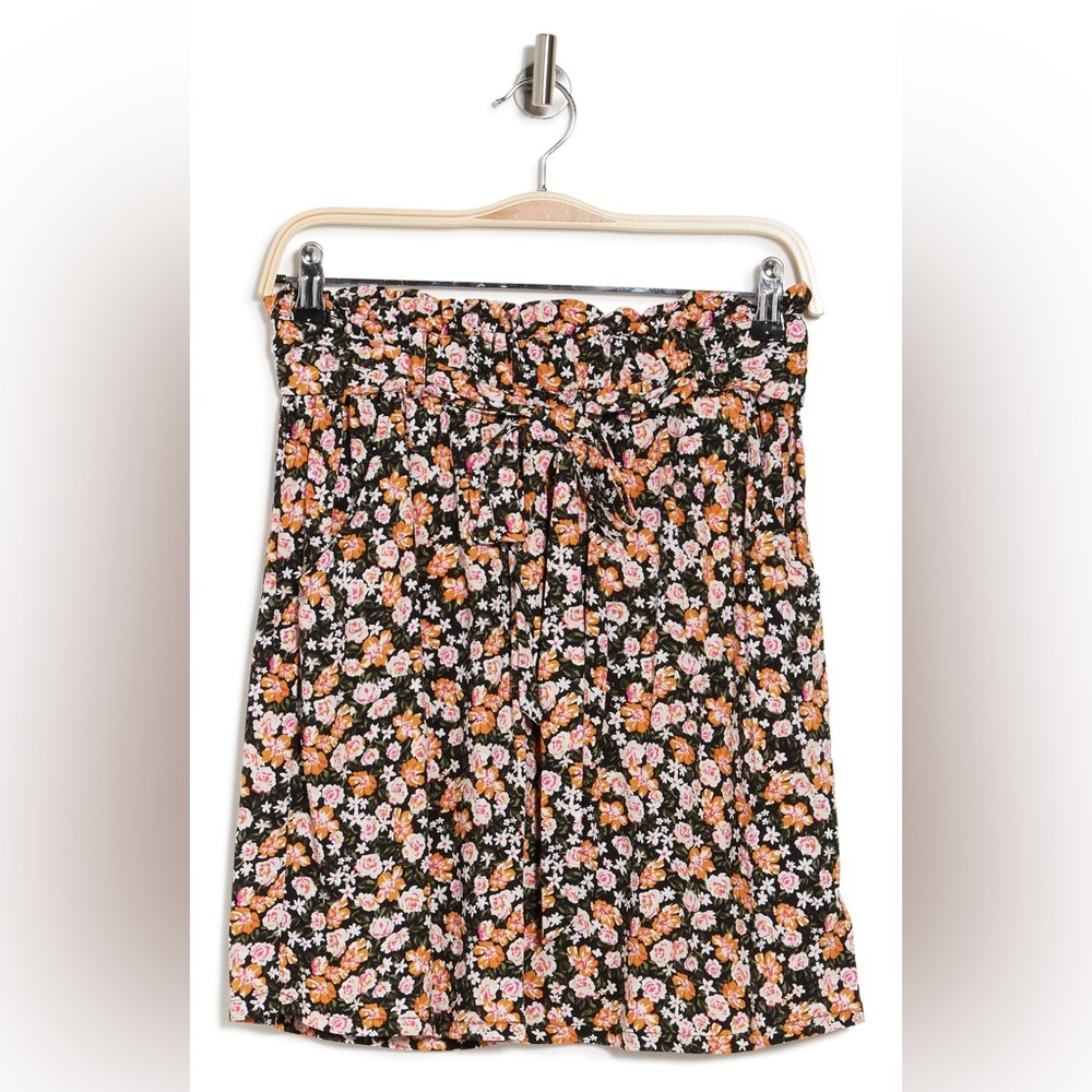 BCBGeneration BRAND NEW floral tie-around skirt WITH POCKETS